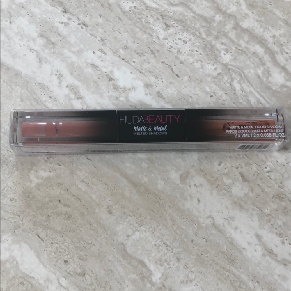 HUDA Beauty Matte & Metal melted eyeshadow
